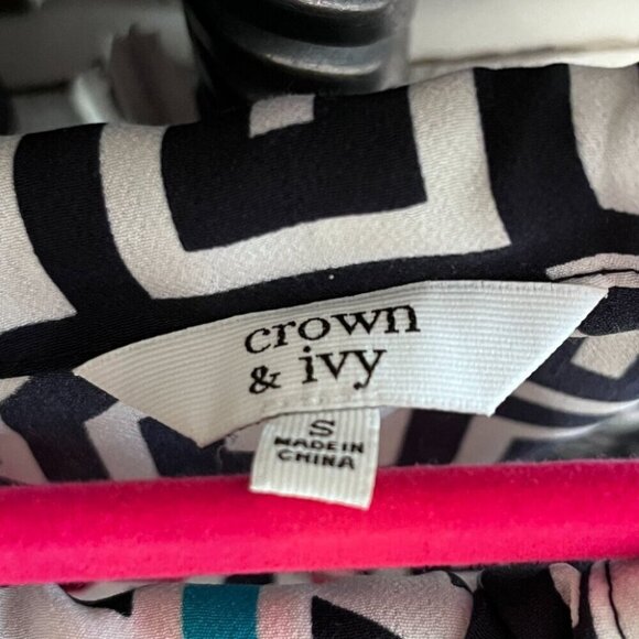 Crown & Ivy Geometric Polyester No Wrinkle Dress - Picture 3 of 7